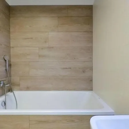Air-conditioned 2 Apartment, With Terrace, 203 Apartamento *